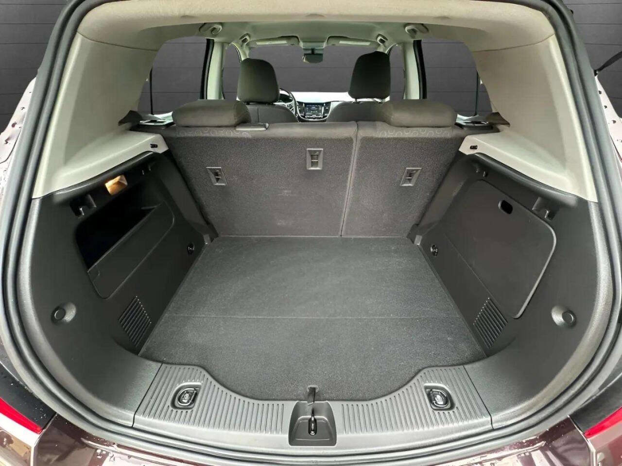 Used 2020 Chevrolet Trax LS image 32