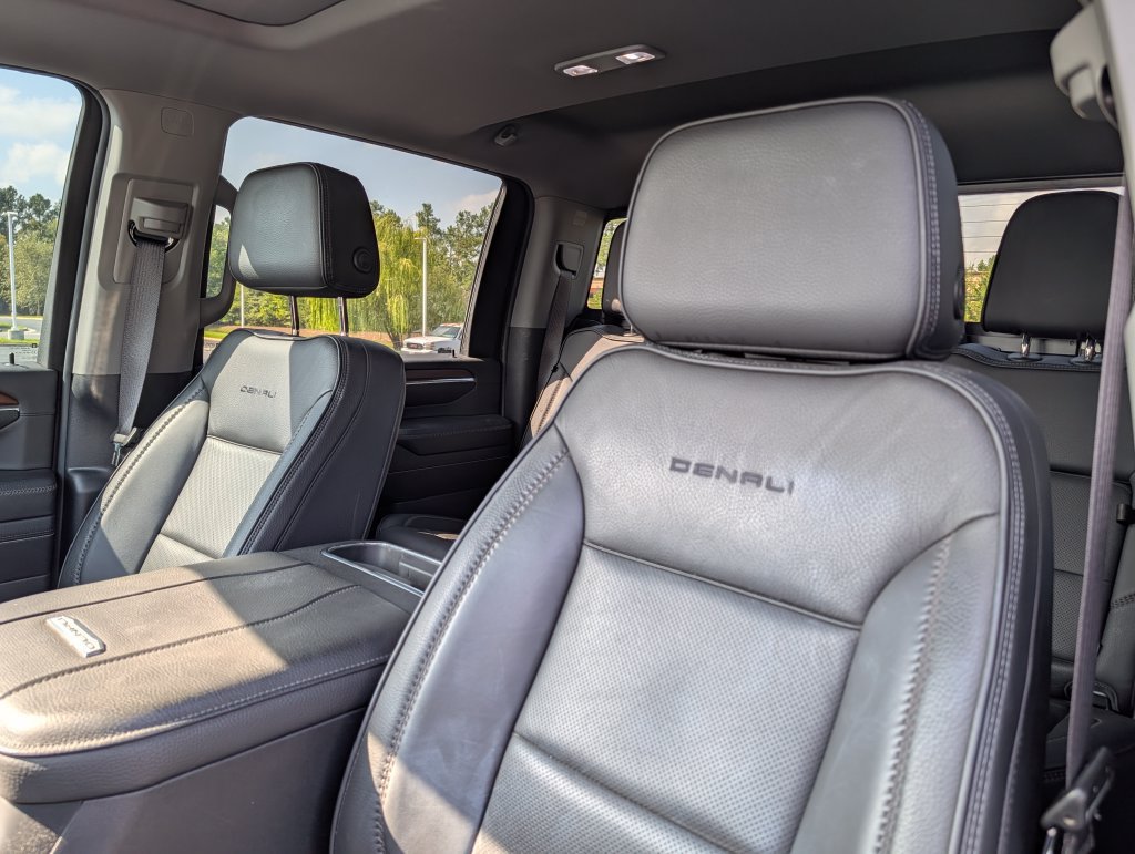 Used 2024 GMC Sierra 3500 Denali w/ Denali Reserve Package AWD/4WD image 19