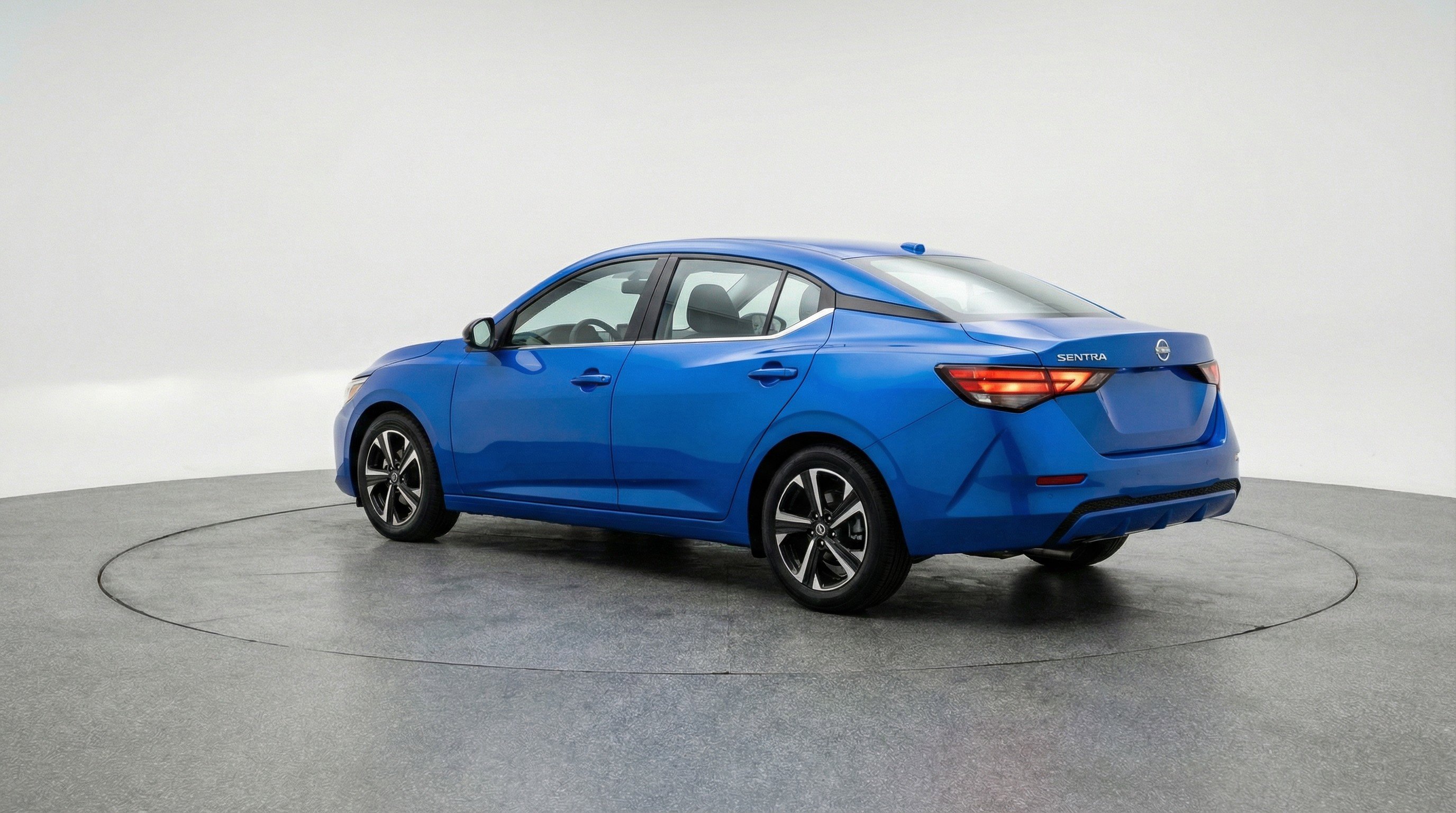 Used 2025 Nissan Sentra SV image 6