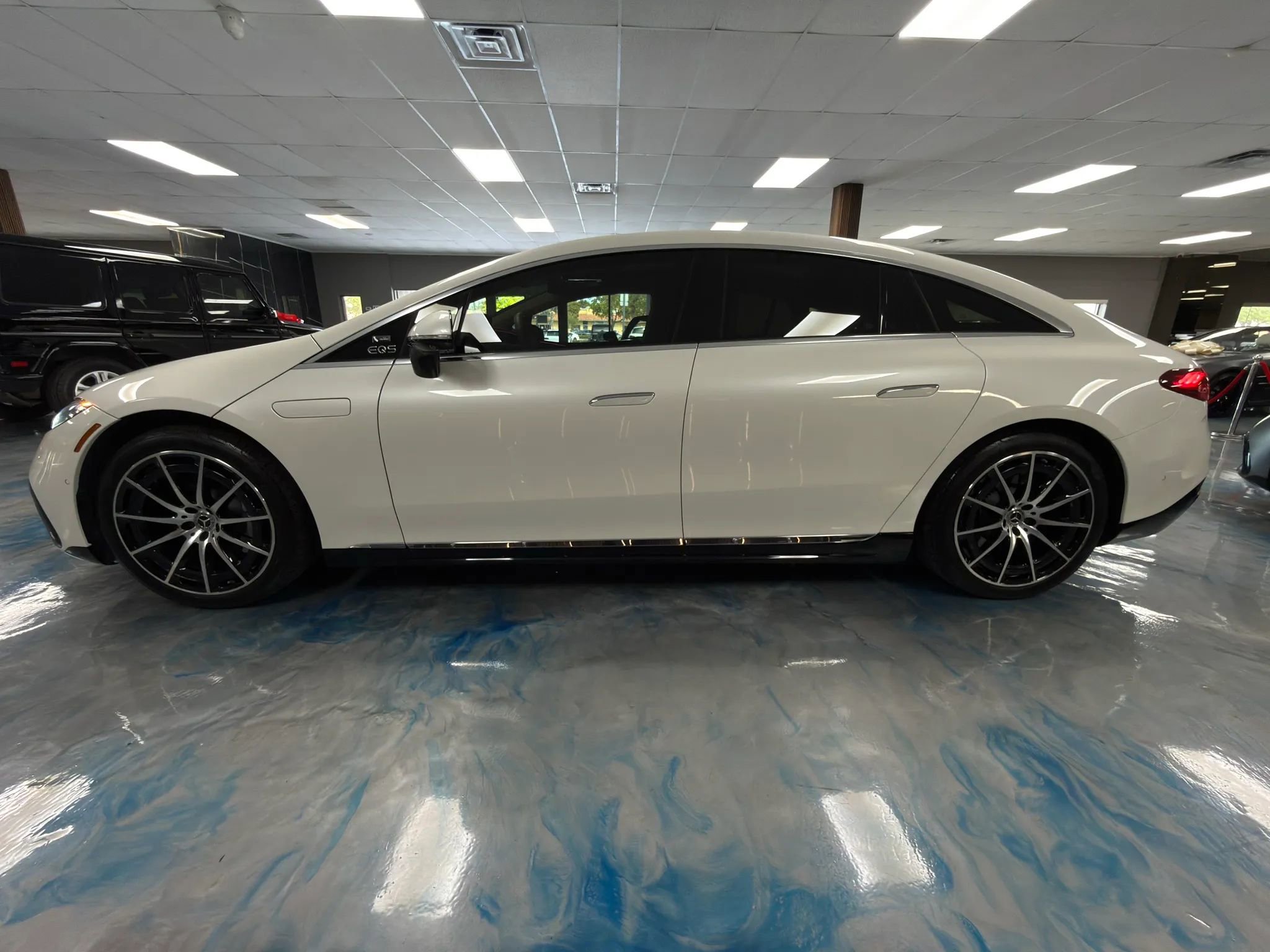 Used 2023 Mercedes-Benz EQS 580 4MATIC Sedan image 4