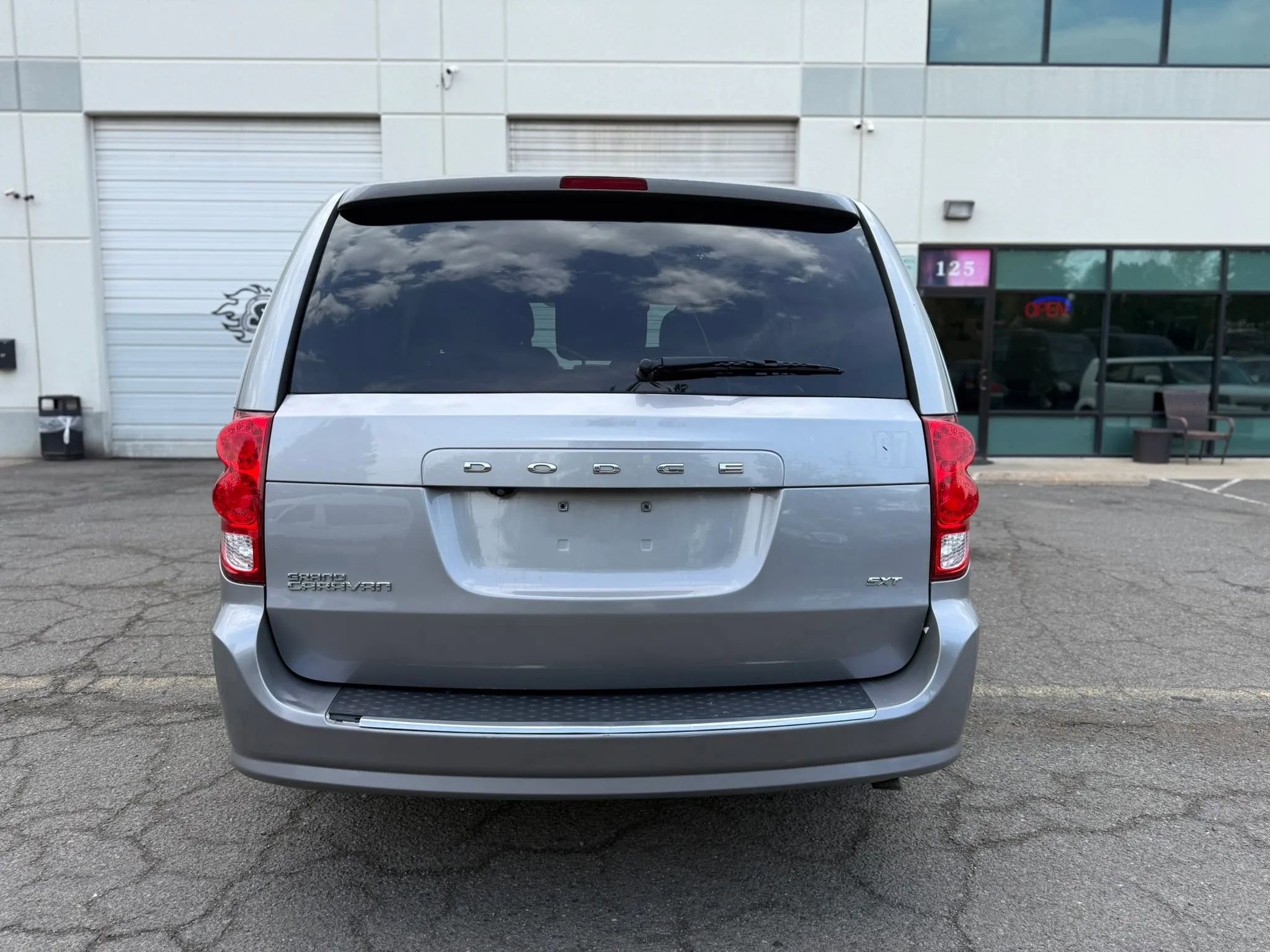 Used 2018 Dodge Grand Caravan SXT FWD image 8