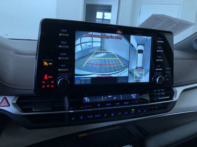 Certified 2024 Toyota Sienna Platinum image 28