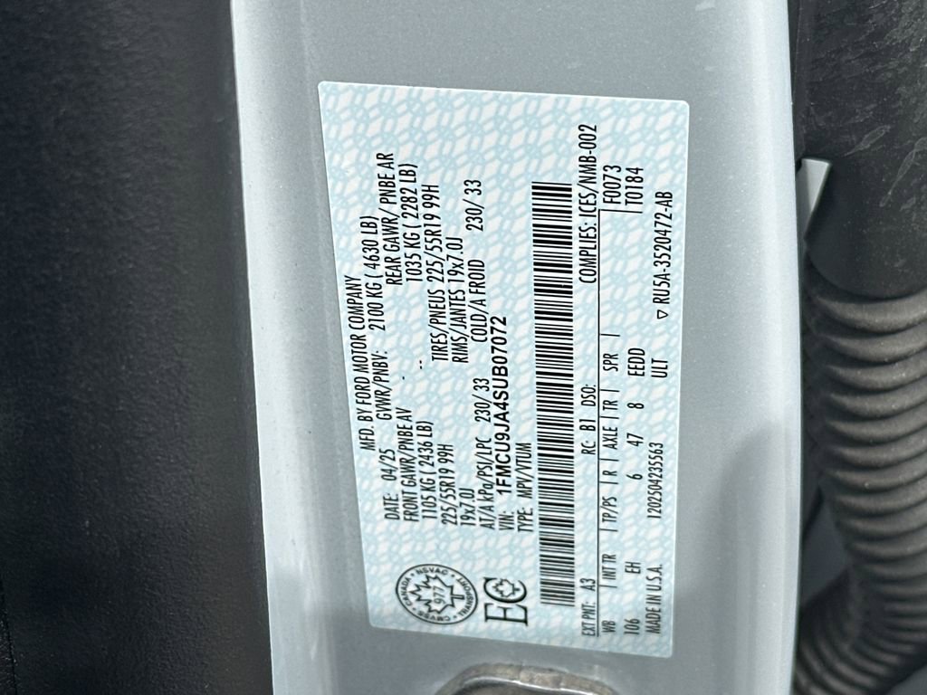 Used 2025 Ford Escape Platinum AWD/4WD image 34