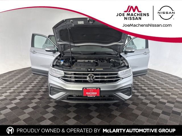 Used 2023 Volkswagen Tiguan SE image 11