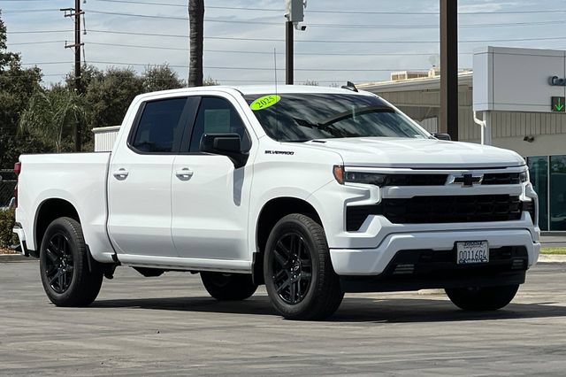 Used 2025 Chevrolet Silverado 1500 RST w/ Dark Appearance Package RWD image 2