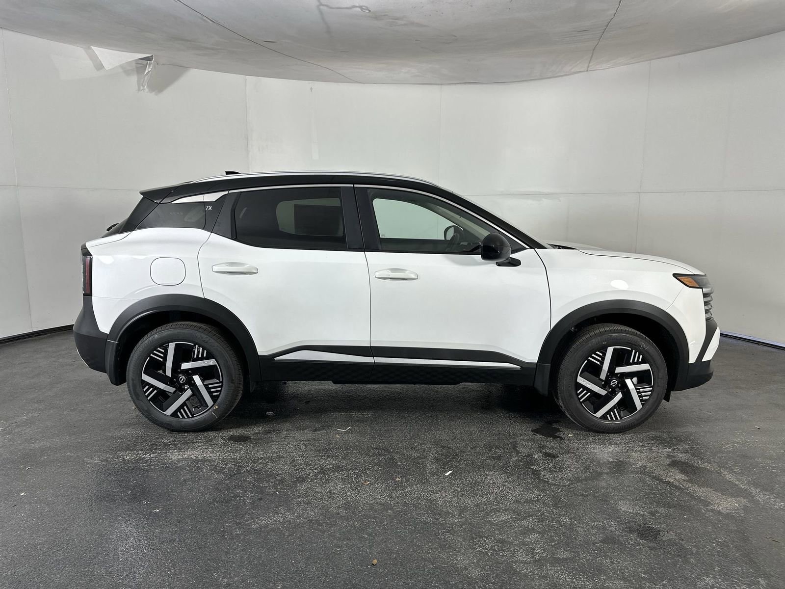 New 2026 Nissan Kicks SV FWD image 9
