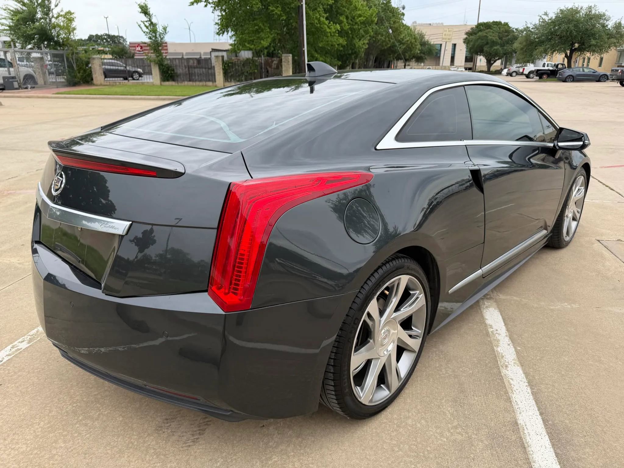 Used 2014 Cadillac ELR w/ Luxury Package FWD image 5