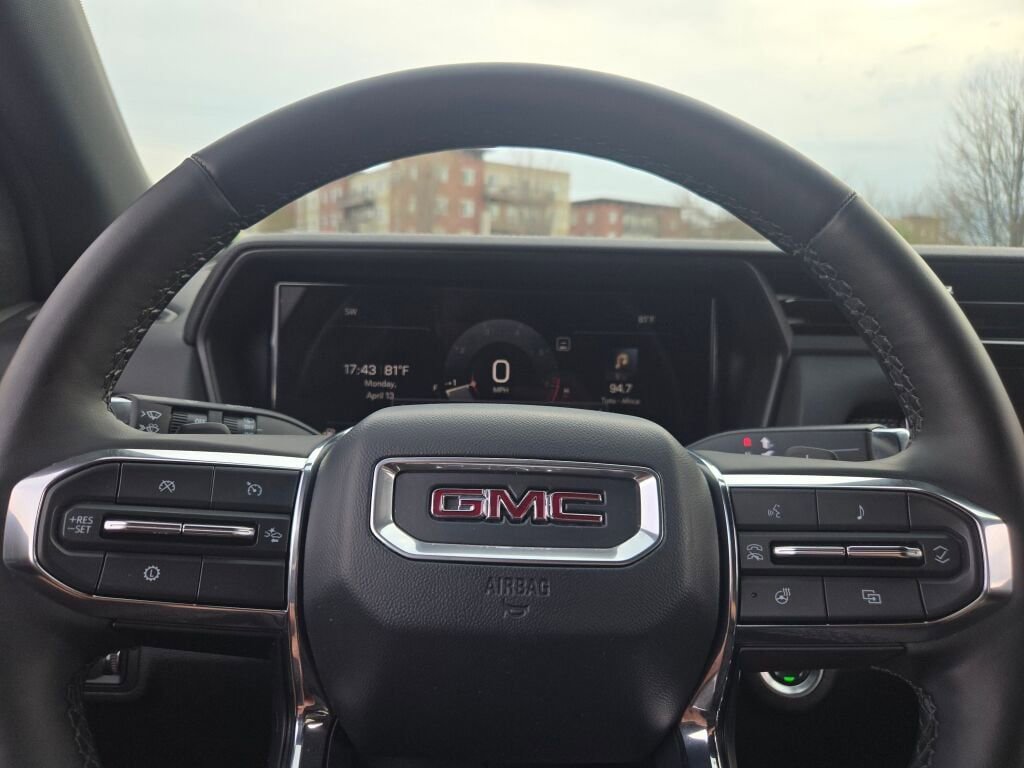 Used 2025 GMC Terrain Elevation AWD/4WD image 34
