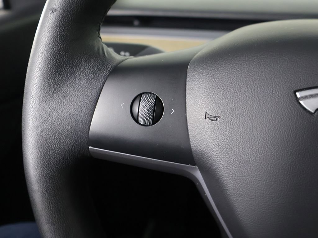 Used 2021 Tesla Model Y Long Range image 37