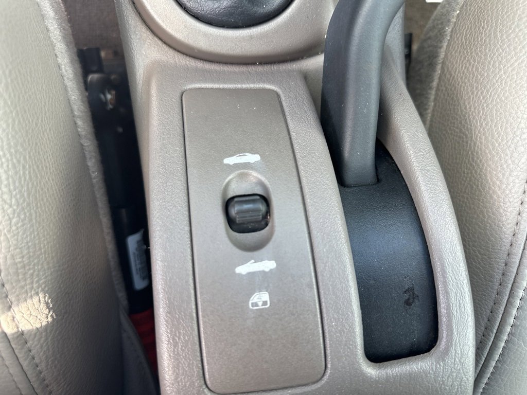 Used 2006 Chrysler Sebring Touring image 29