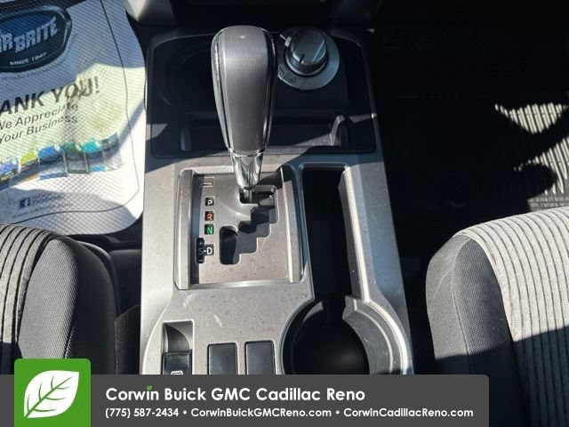Used 2017 Toyota 4Runner SR5 AWD/4WD image 31