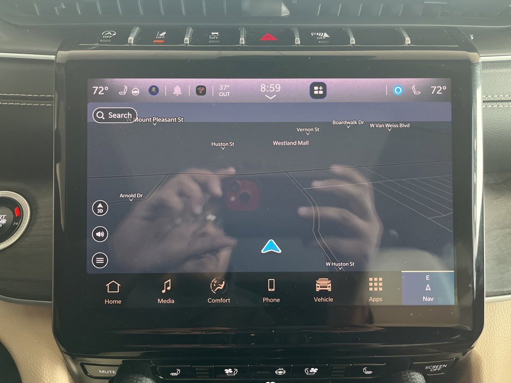 Used 2024 Jeep Grand Cherokee Limited w/ Luxury Tech Group II image 28