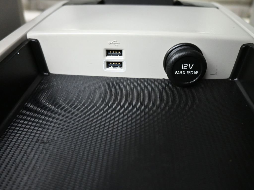 Used 2021 Volvo S60 T8 Inscription w/ Climate Package image 15