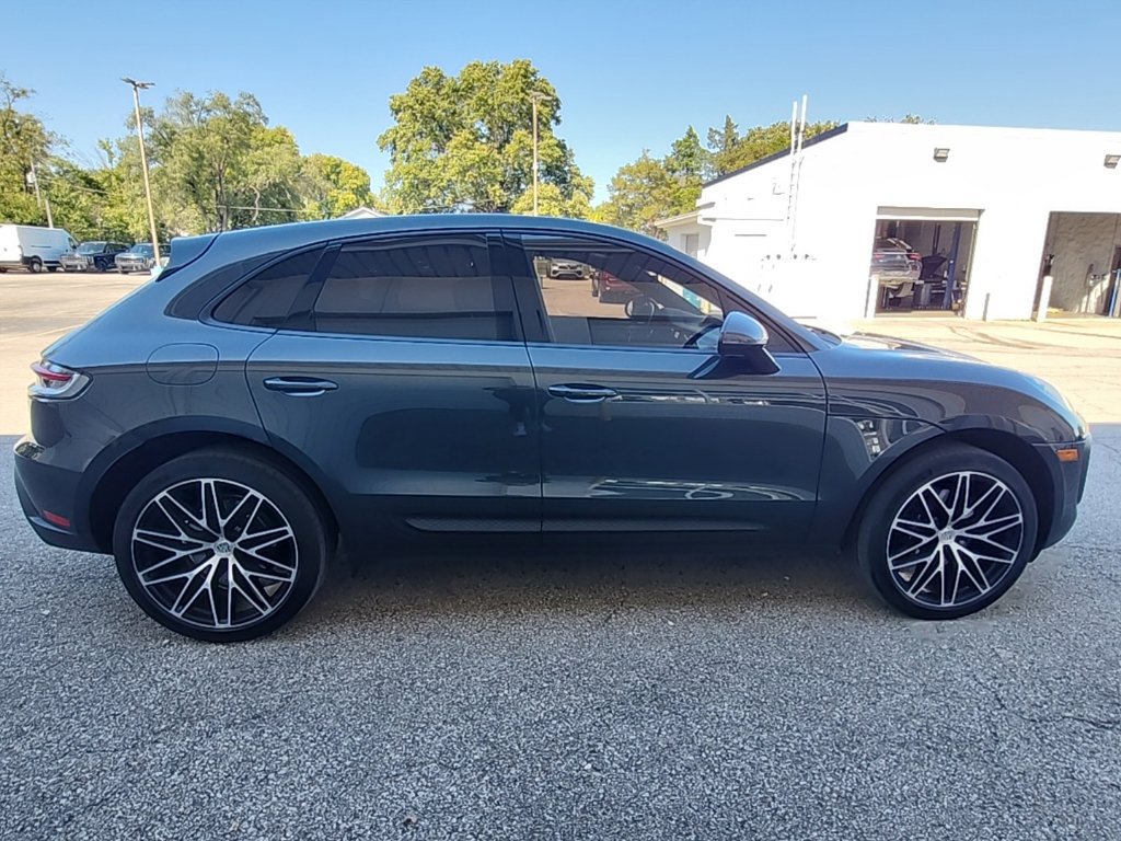 Used 2023 Porsche Macan AWD/4WD image 7