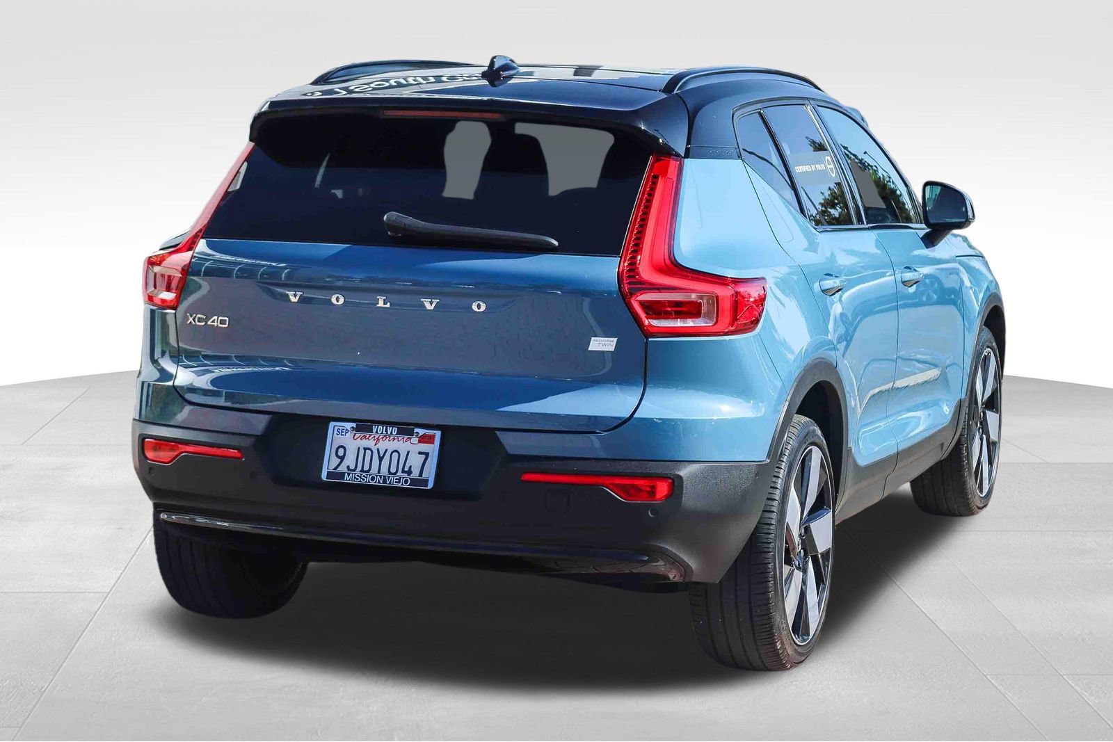 Used 2023 Volvo XC40 Recharge Plus AWD/4WD image 8