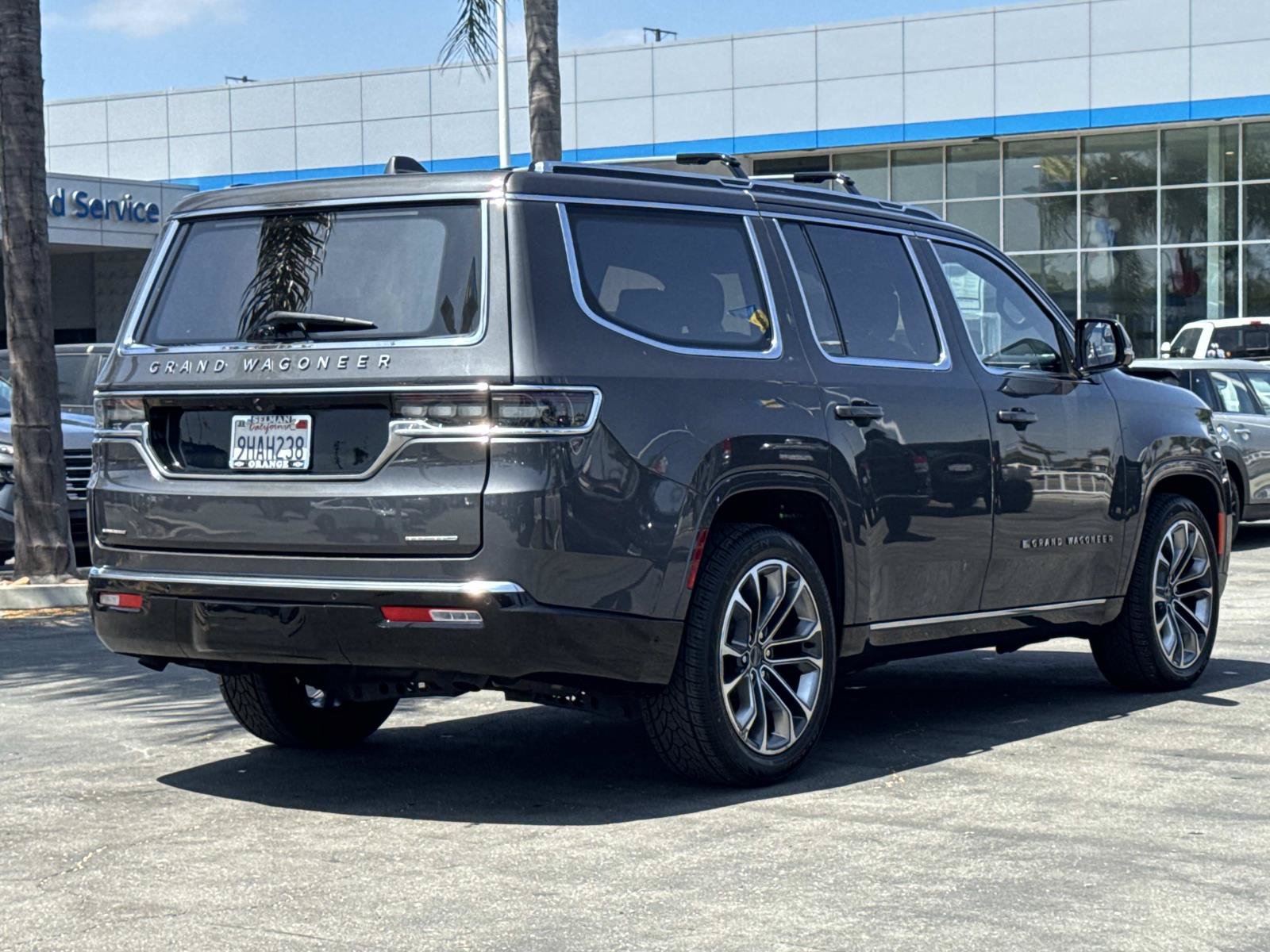 Used 2023 Jeep Grand Wagoneer Series III AWD/4WD image 5