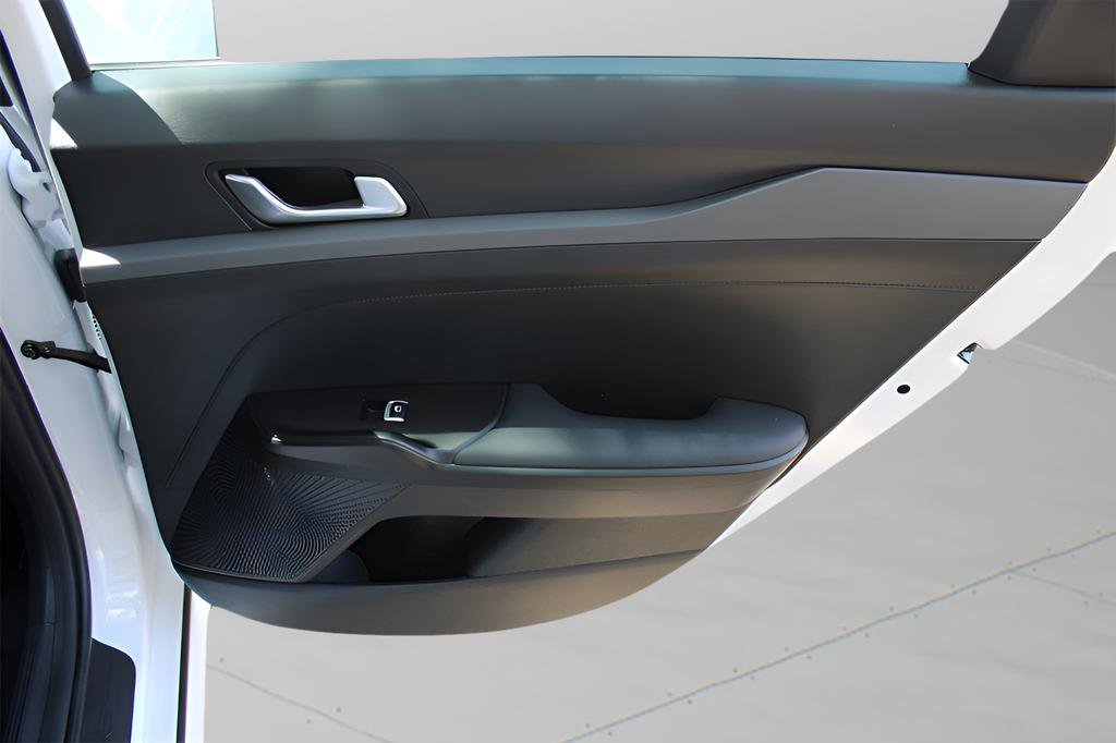 New 2026 Kia K5 LXS FWD image 32