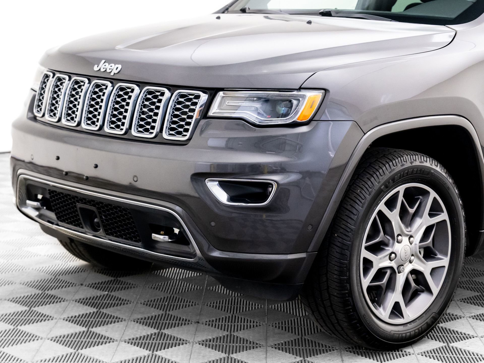 Used 2020 Jeep Grand Cherokee Overland image 38