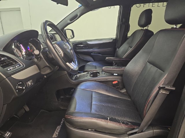 Used 2016 Dodge Grand Caravan R/T FWD image 22