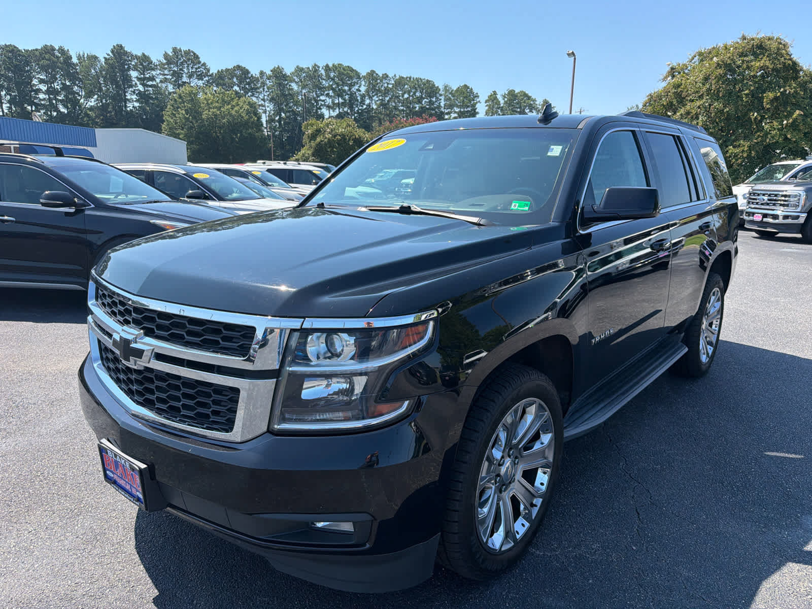 Used 2017 Chevrolet Tahoe LT w/ Luxury Package AWD/4WD image 7