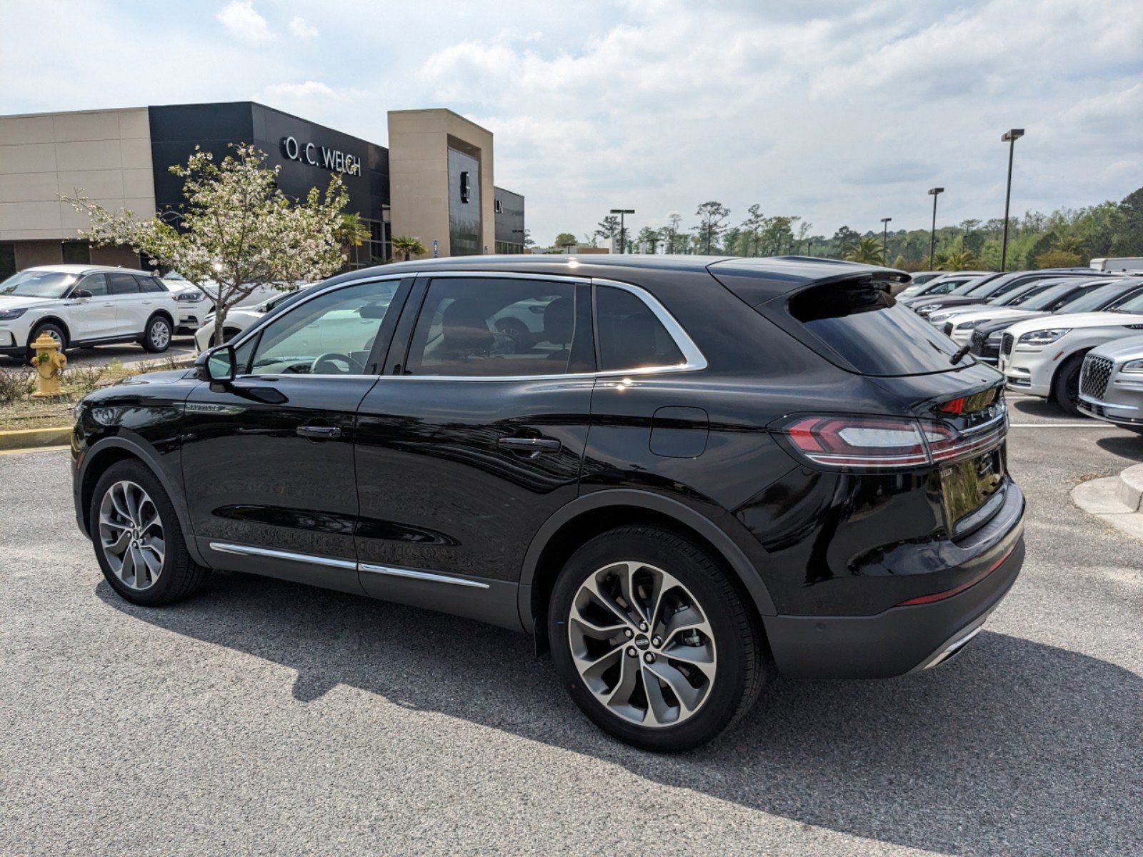 Certified 2023 Lincoln Nautilus Reserve w/ Equipment Group 201A image 9