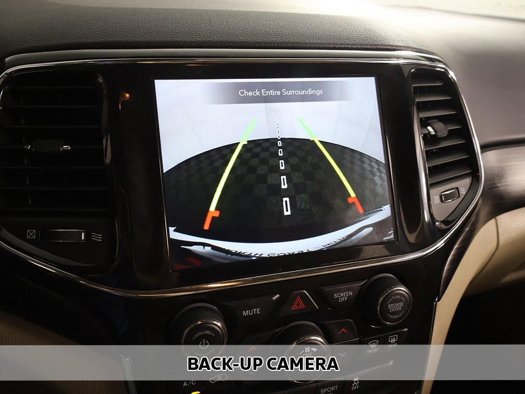 Used 2022 Jeep Grand Cherokee Laredo E image 5