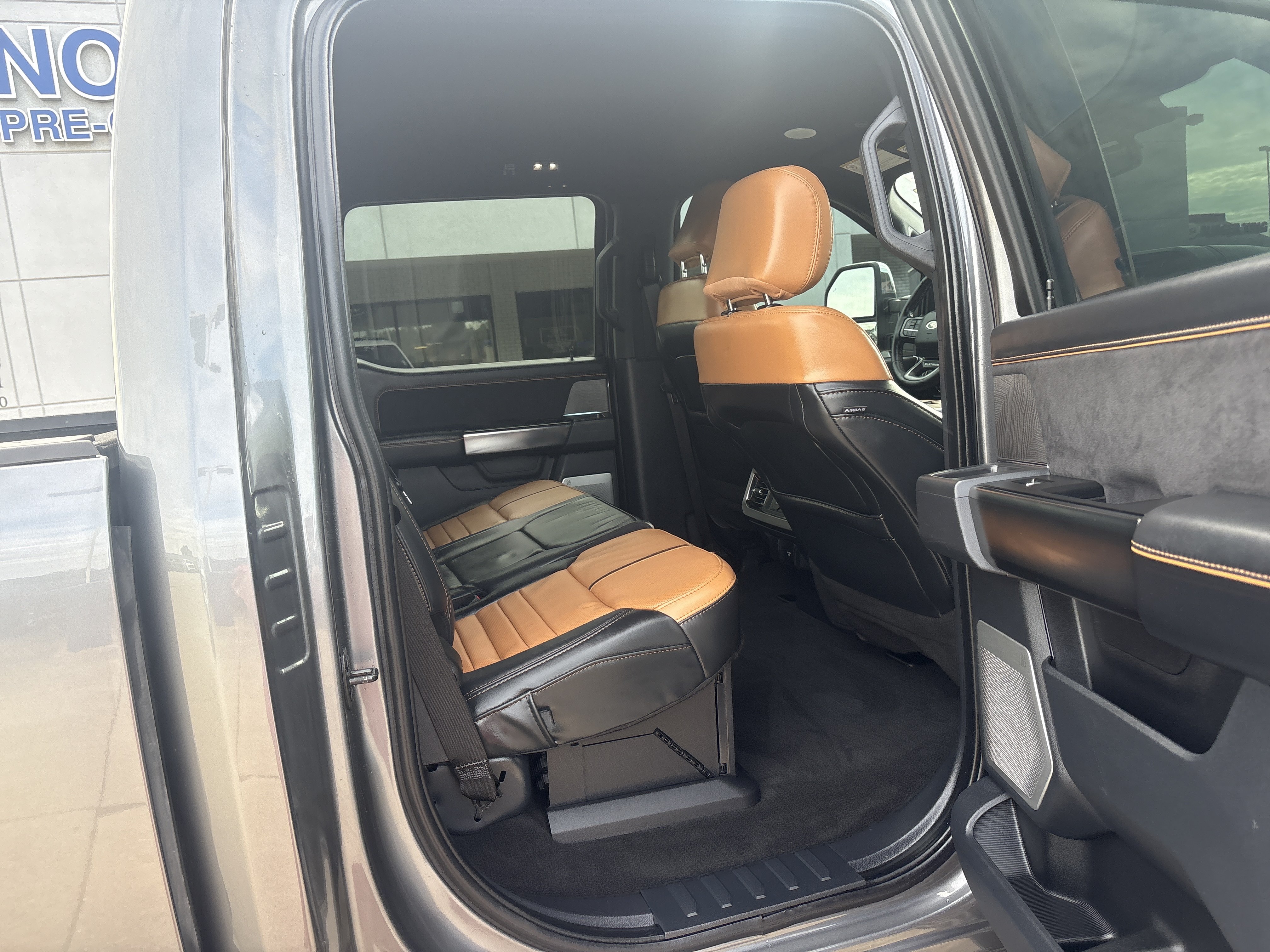 Used 2024 Ford F450 Platinum AWD/4WD image 4