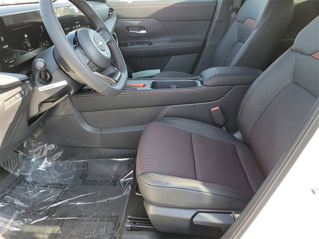 New 2026 Nissan Kicks SR image 10