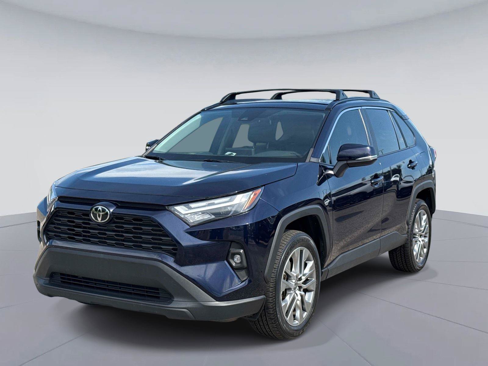 Used 2022 Toyota RAV4 XLE Premium FWD image 8