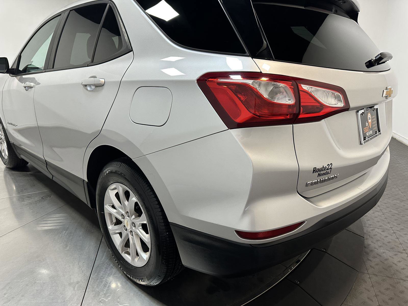 Used 2020 Chevrolet Equinox LS w/ LS Convenience Package image 10