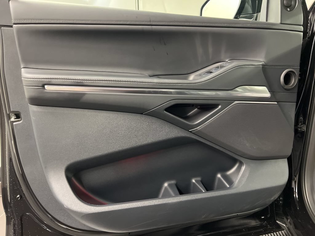 Used 2026 Lincoln Navigator L Premier AWD/4WD image 29