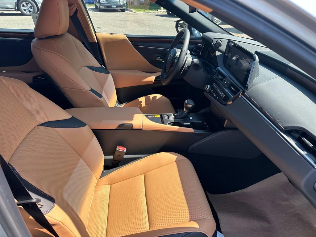 New 2025 Lexus ES 300h F Sport image 12