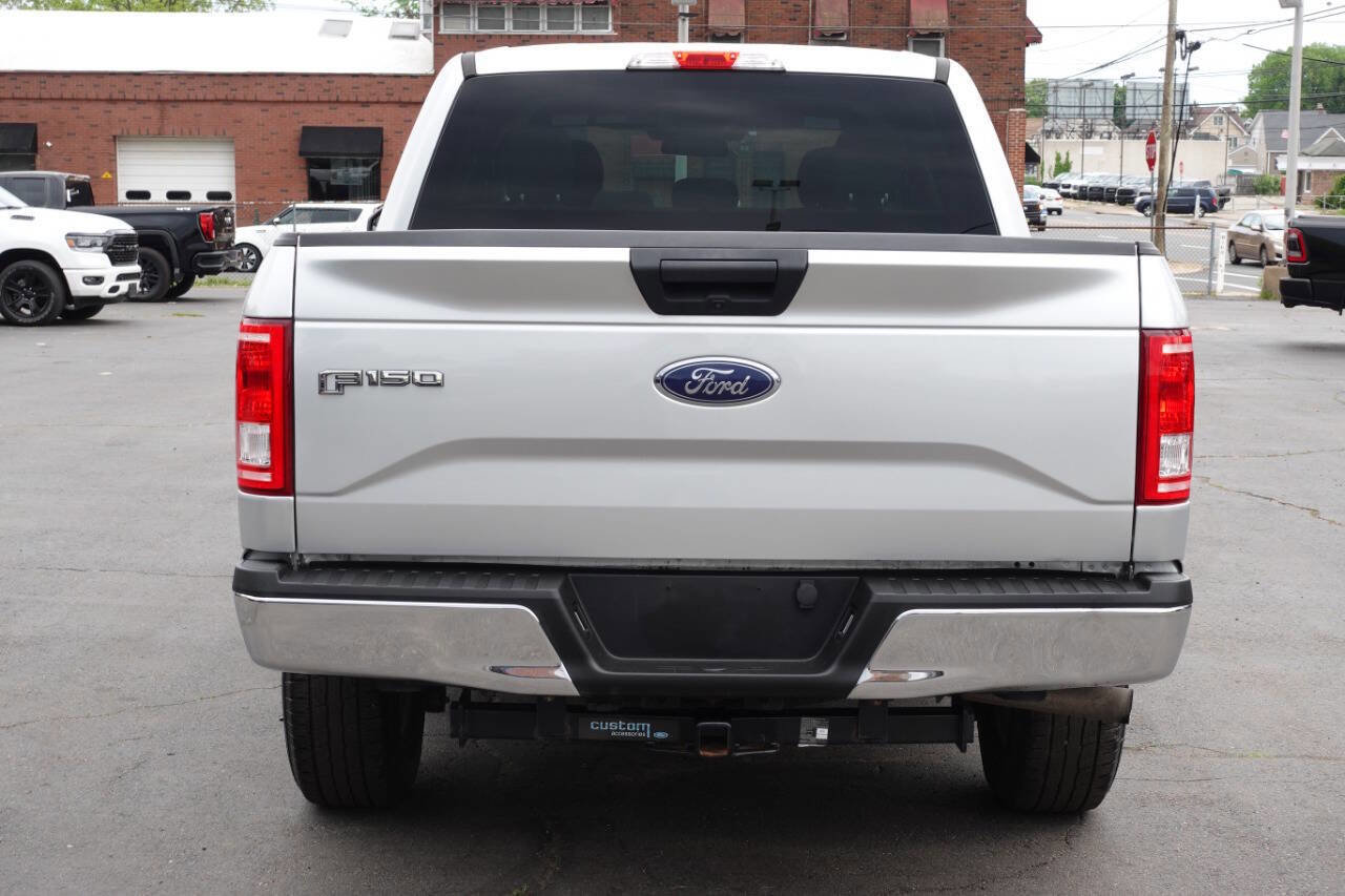 Used 2017 Ford F150 XLT AWD/4WD image 7