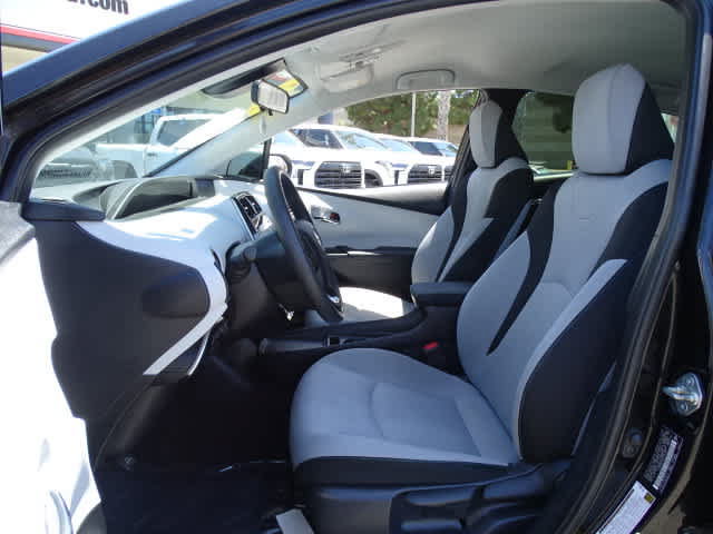Used 2022 Toyota Prius LE FWD image 17