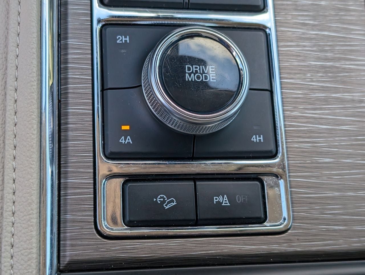 Used 2024 Ford Expedition Limited image 19