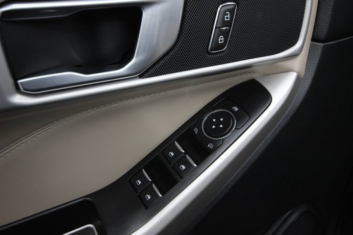 Used 2022 Ford Explorer XLT w/ Equipment Group 202A image 12