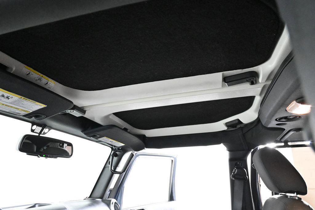 Used 2018 Jeep Wrangler Unlimited Sport S image 22