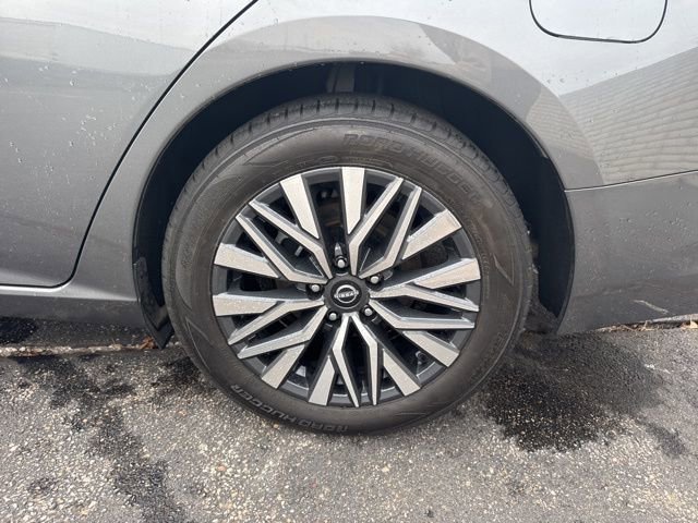 Used 2024 Nissan Altima 2.5 SV image 23