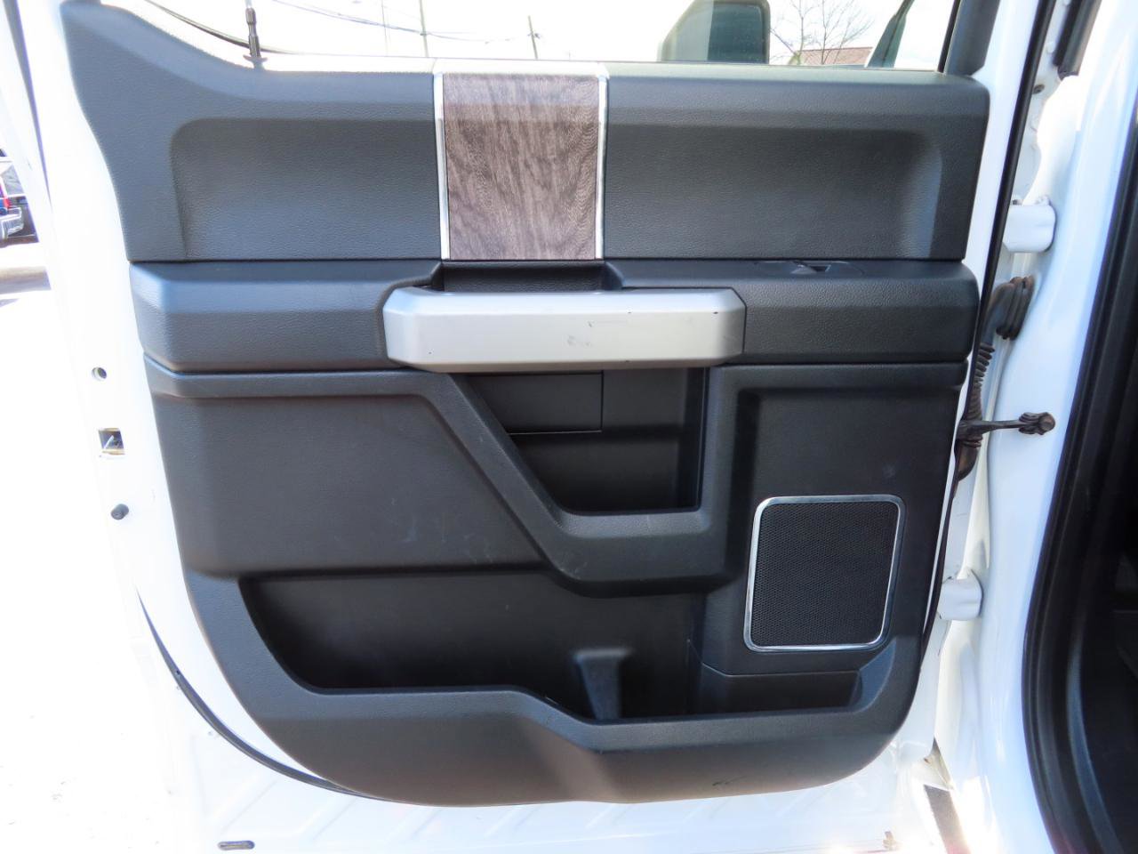 Used 2018 Ford F250 Lariat w/ Camper Package image 44