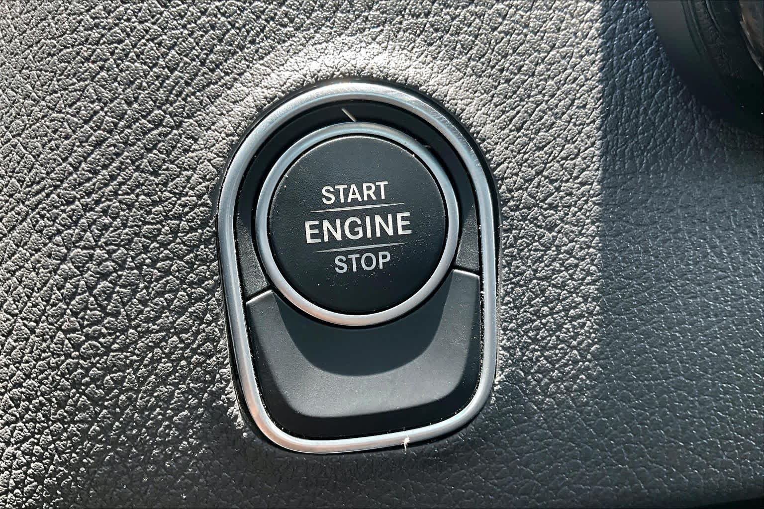 Used 2024 Mercedes-Benz Sprinter 2500 image 32