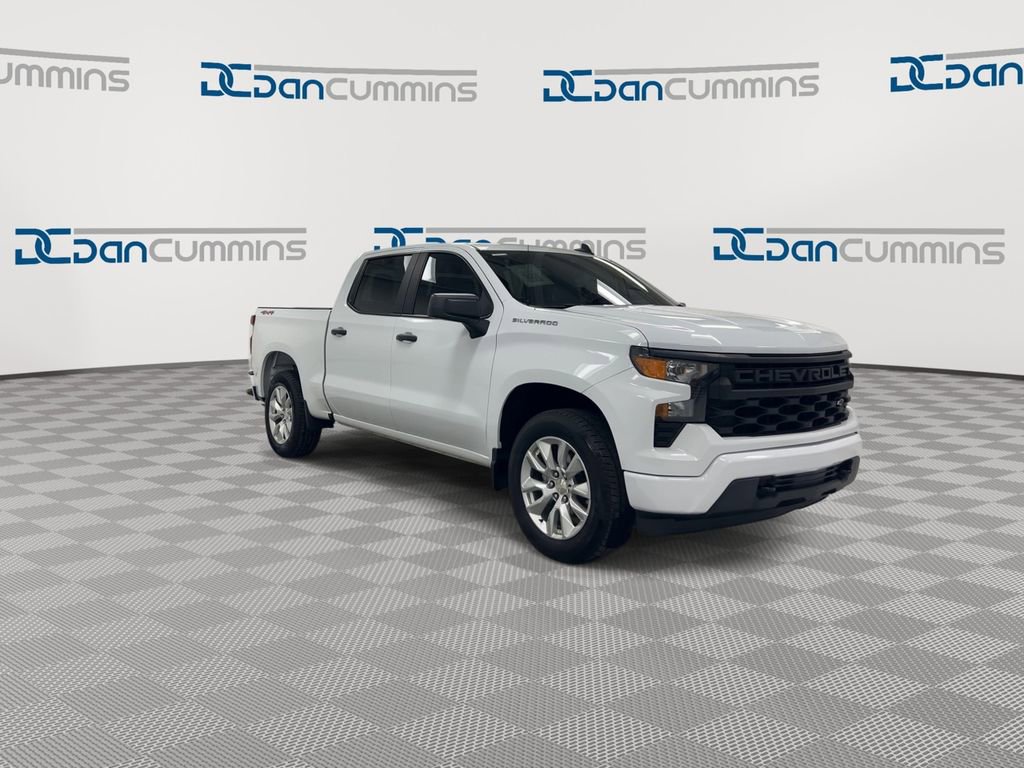 Used 2023 Chevrolet Silverado 1500 Custom image 2