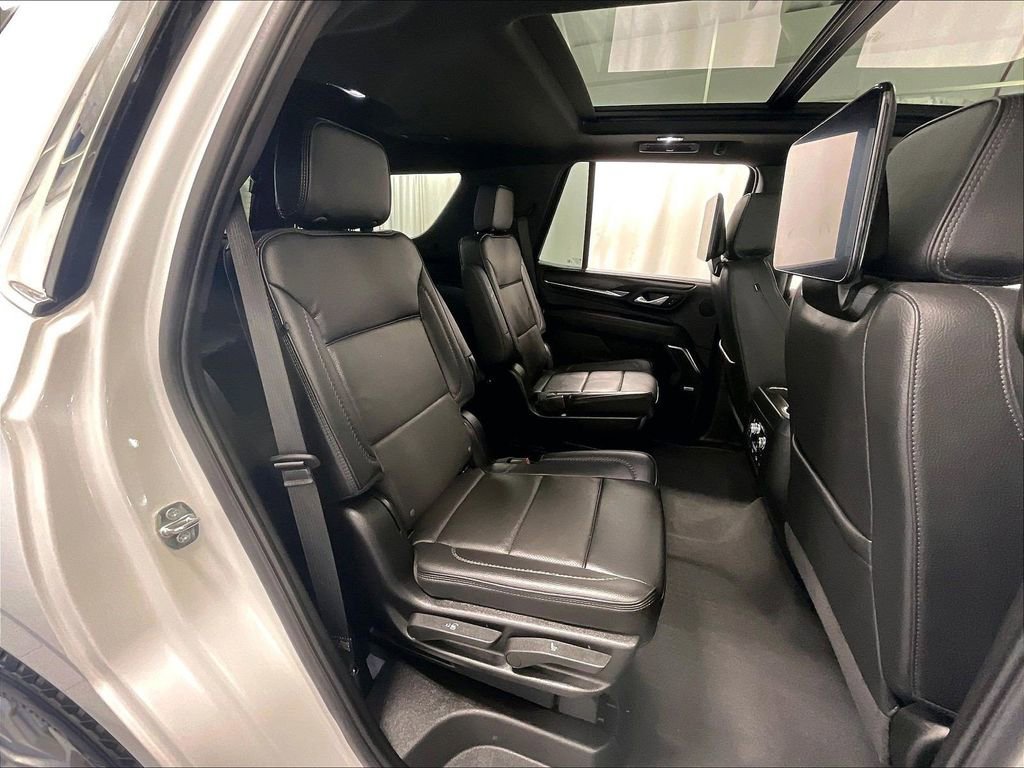 Used 2024 GMC Yukon Denali w/ Denali Reserve Package AWD/4WD image 16