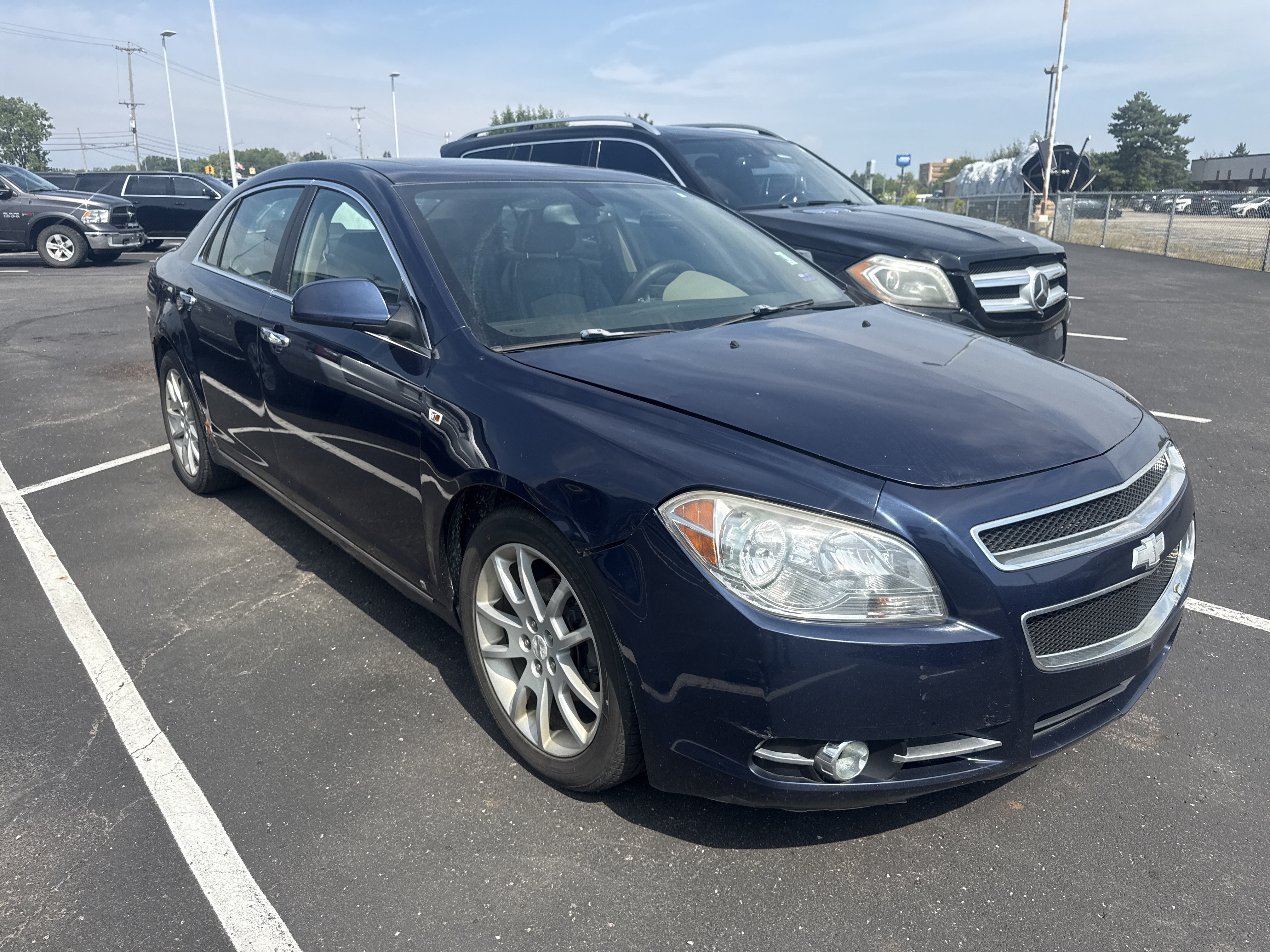 Used 2008 Chevrolet Malibu LTZ FWD image 4