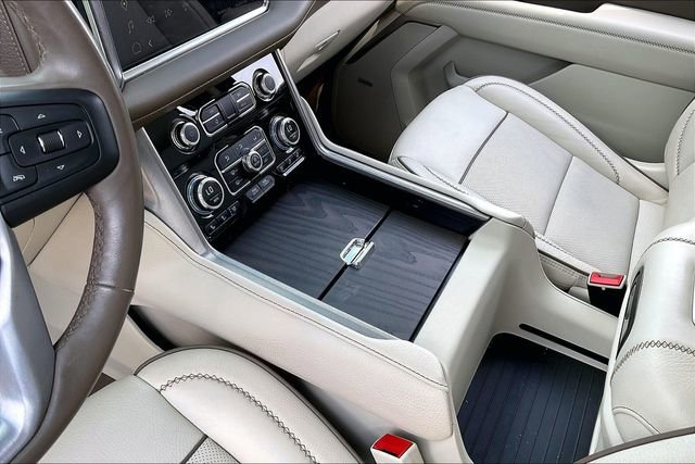 Used 2023 GMC Yukon Denali RWD image 13