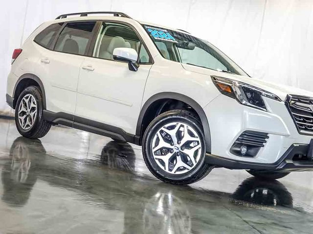 Used 2024 Subaru Forester Premium AWD/4WD image 5