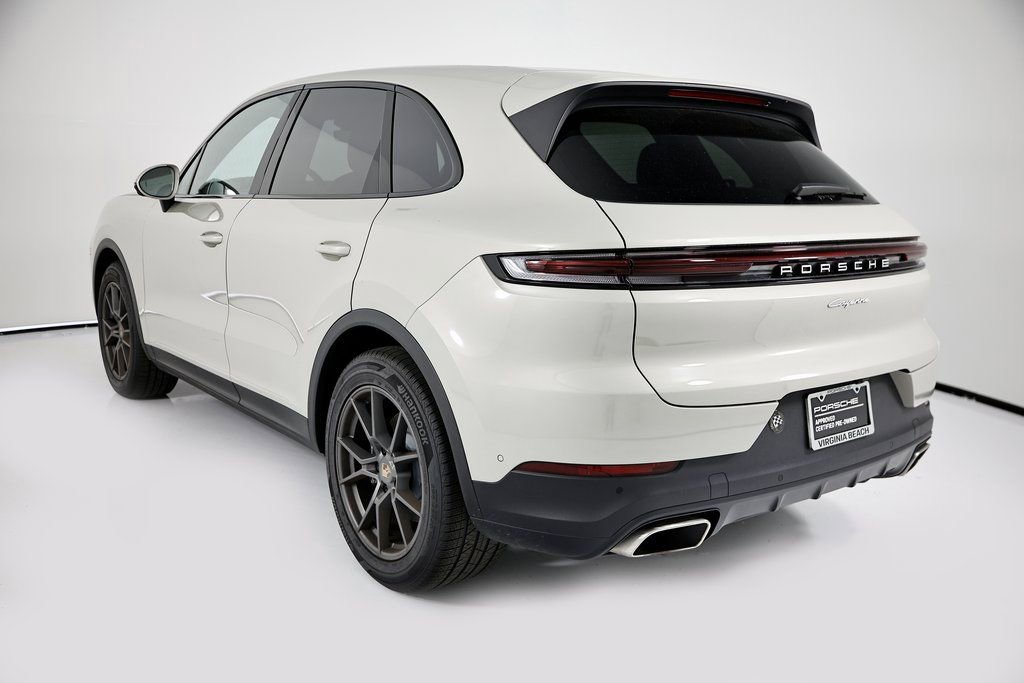 Certified 2025 Porsche Cayenne AWD/4WD image 3