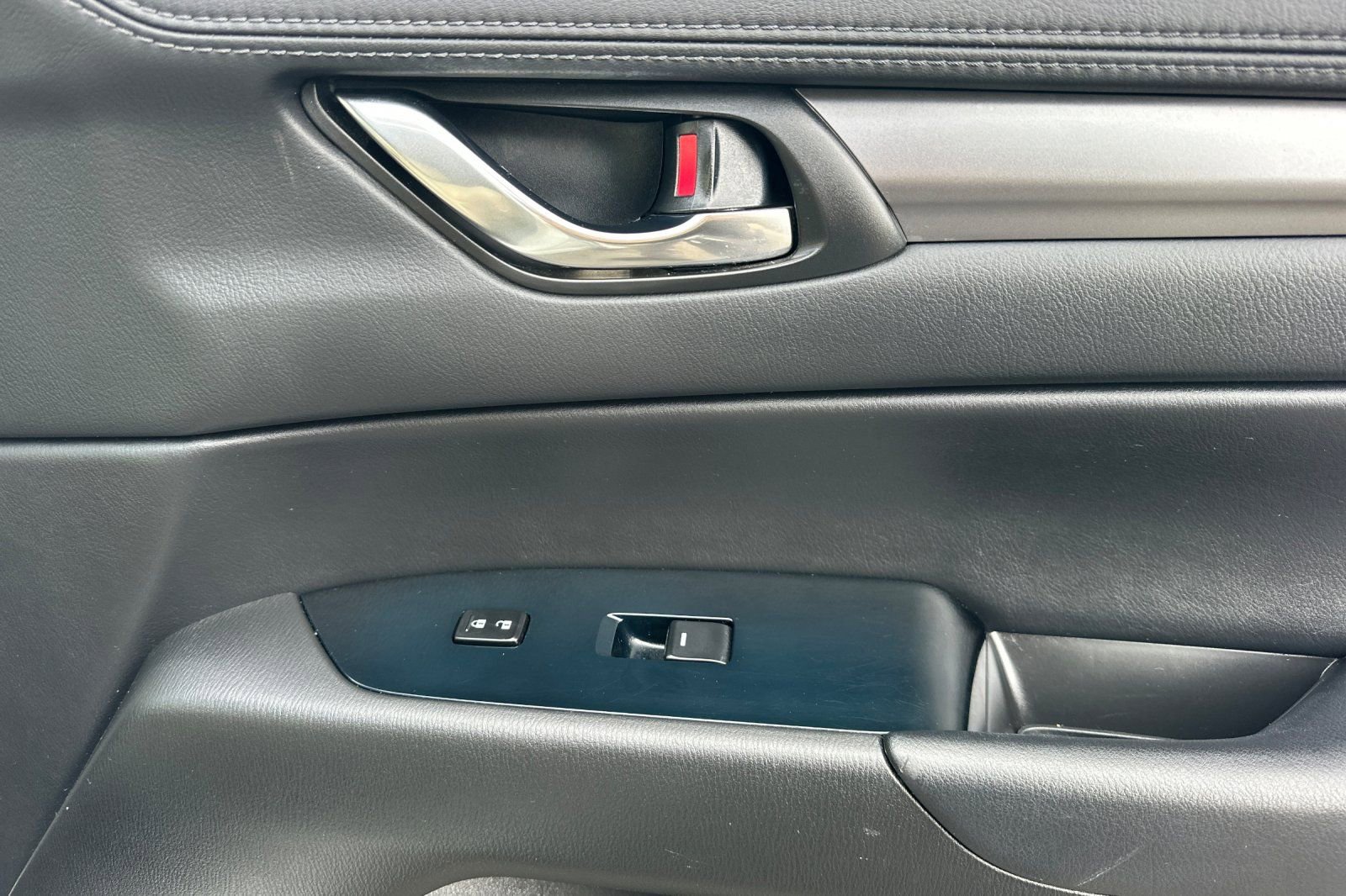 Used 2018 MAZDA CX-5 Touring w/ Preferred Equipment Package FWD image 22