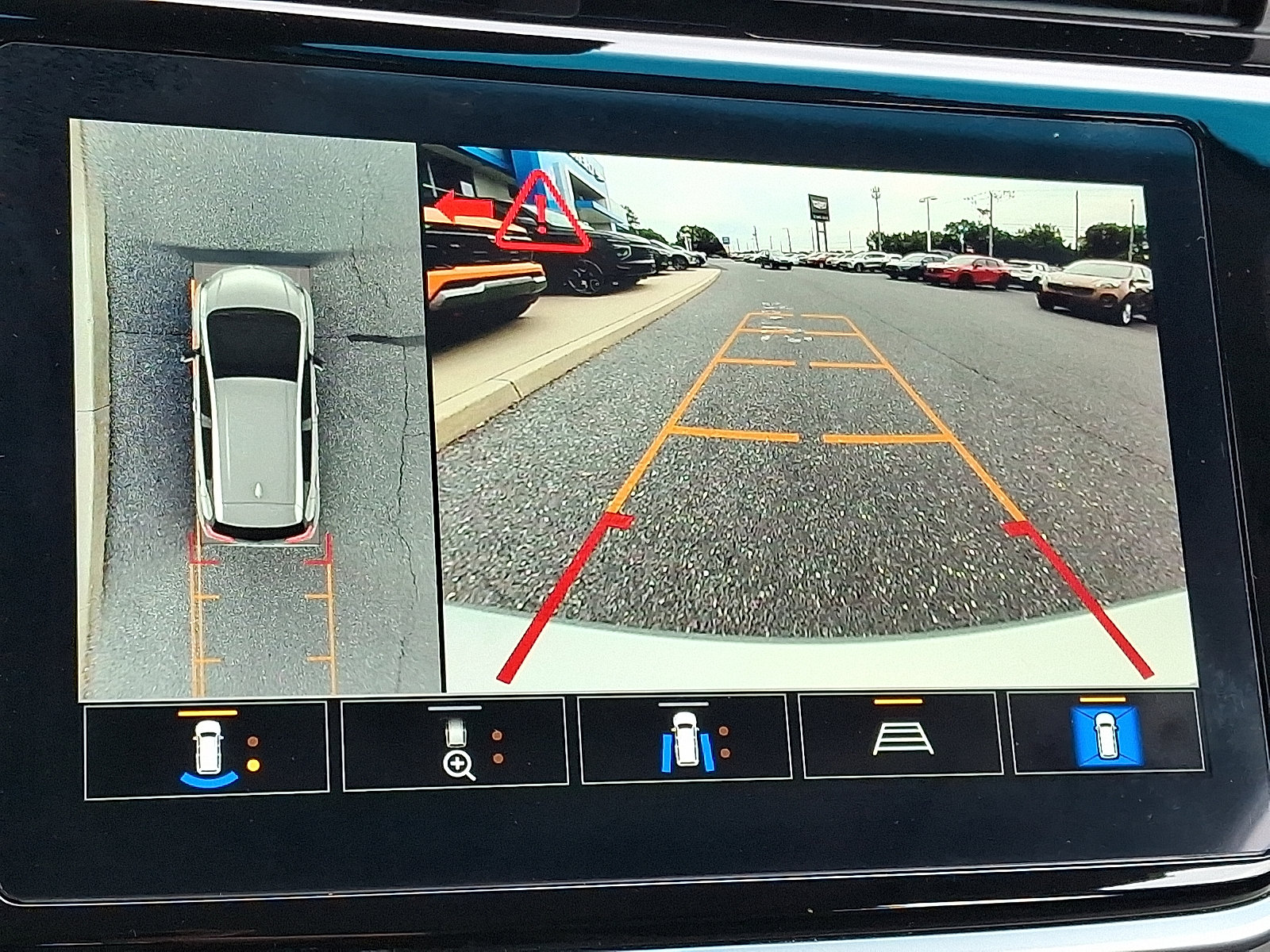 Certified 2023 Chevrolet Bolt LT w/ Infotainment Package FWD image 20