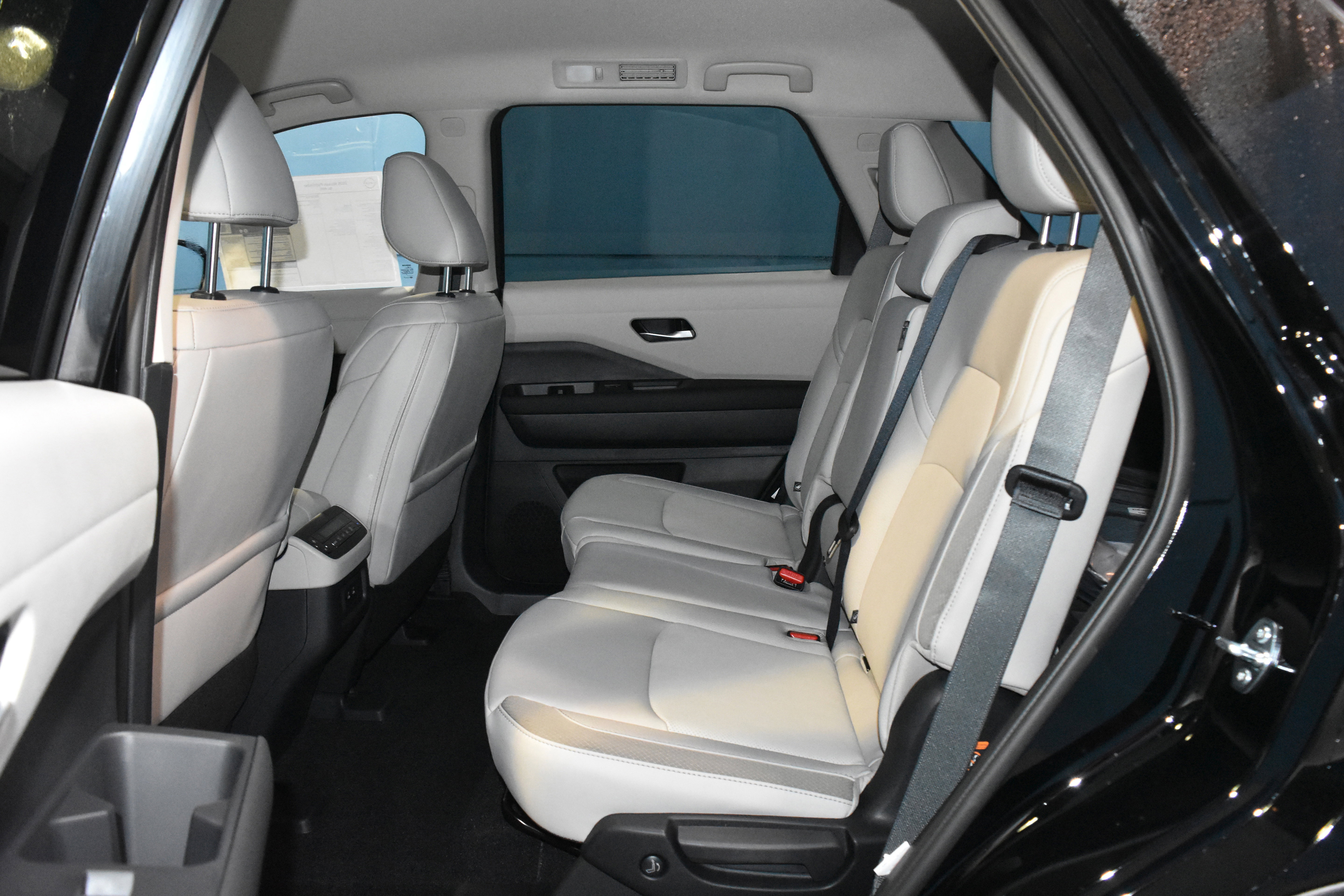 New 2026 Nissan Pathfinder SL AWD/4WD image 18