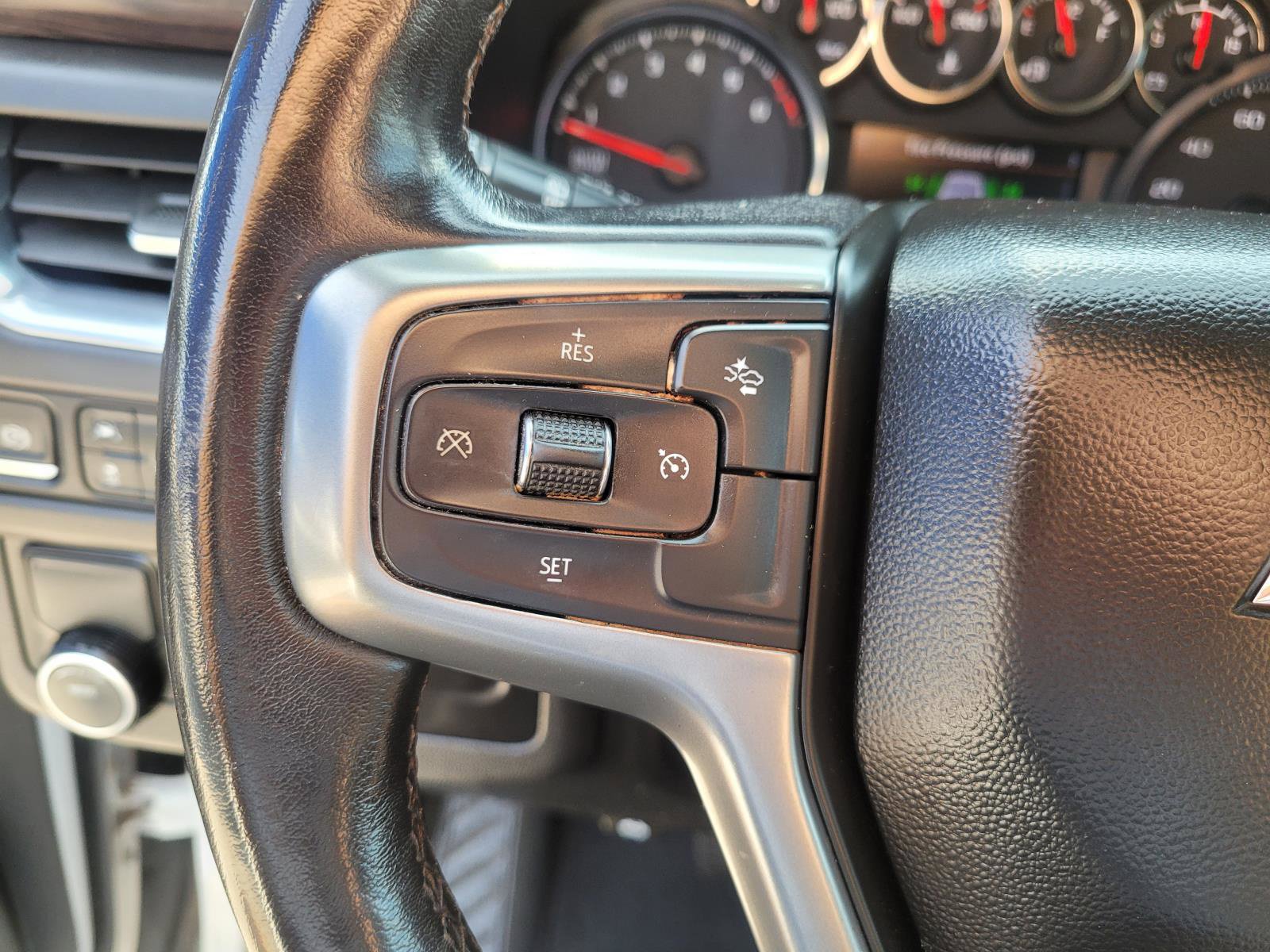 Used 2023 Chevrolet Suburban LS RWD image 28